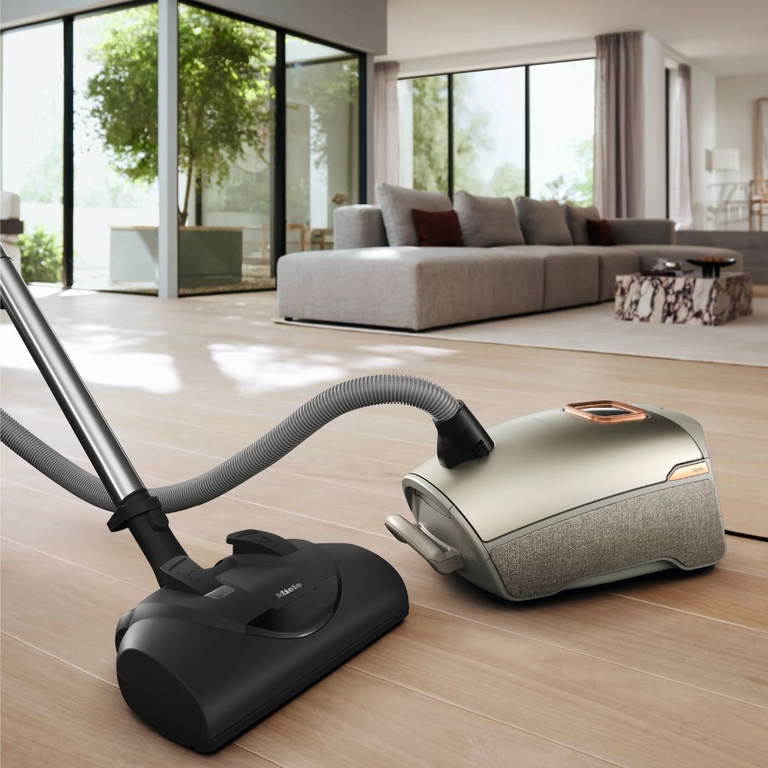 Miele - Guard L1 Electro Bagged Canister Vacuum Cleaner in Titanium Pearlfinish - 41UFE036CDN