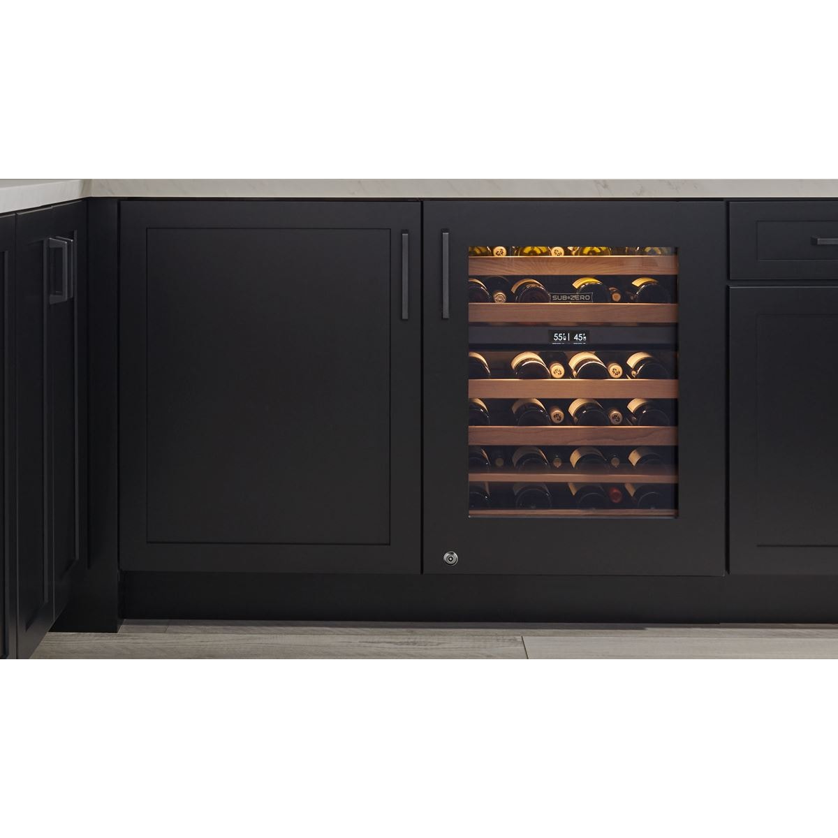 Sub-Zero - Custom Panel Lock Kit Accessory Refrigerator in - 7042232