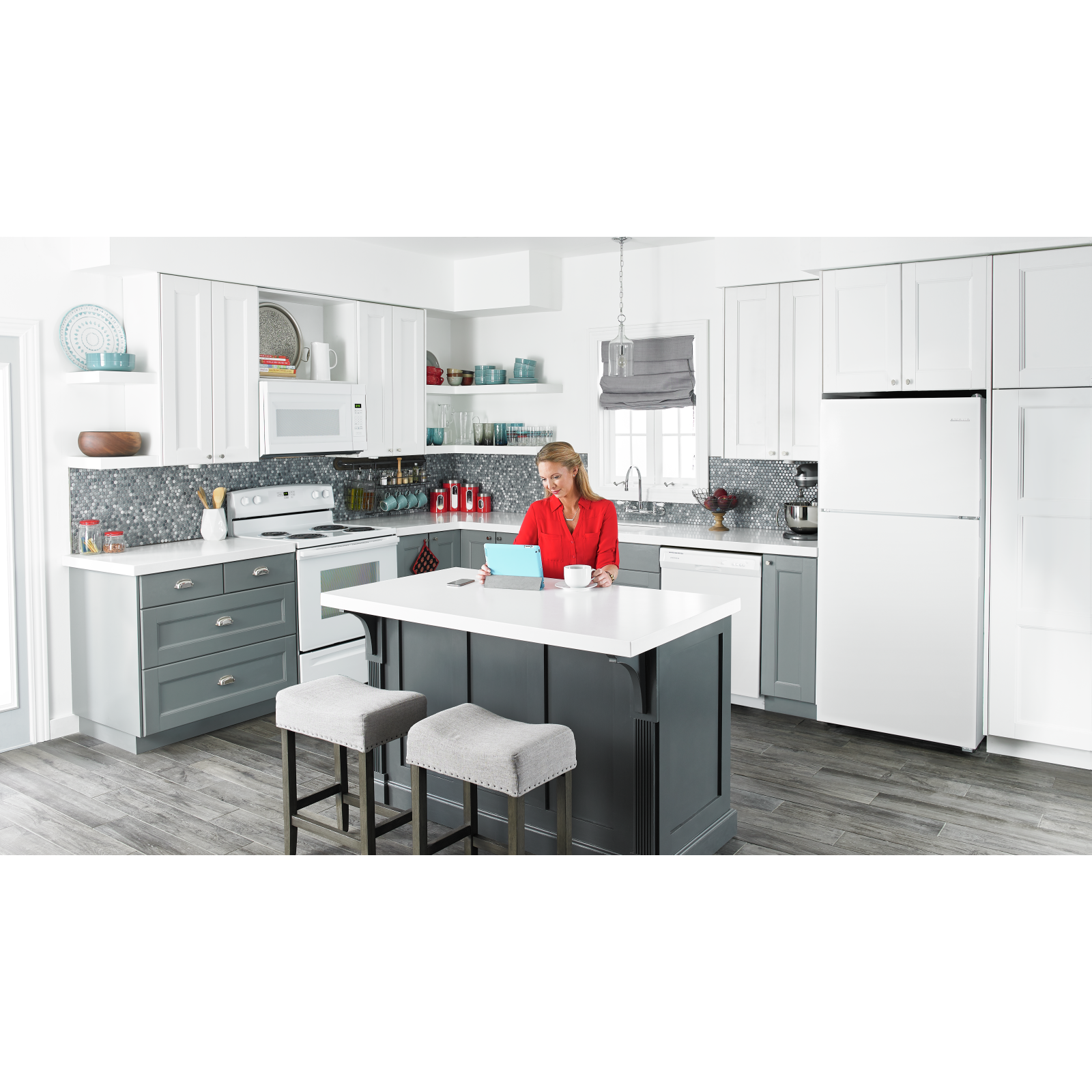 Amana - 29.75 Inch 18 cu. ft Top Mount Refrigerator in White - ART318FFDW