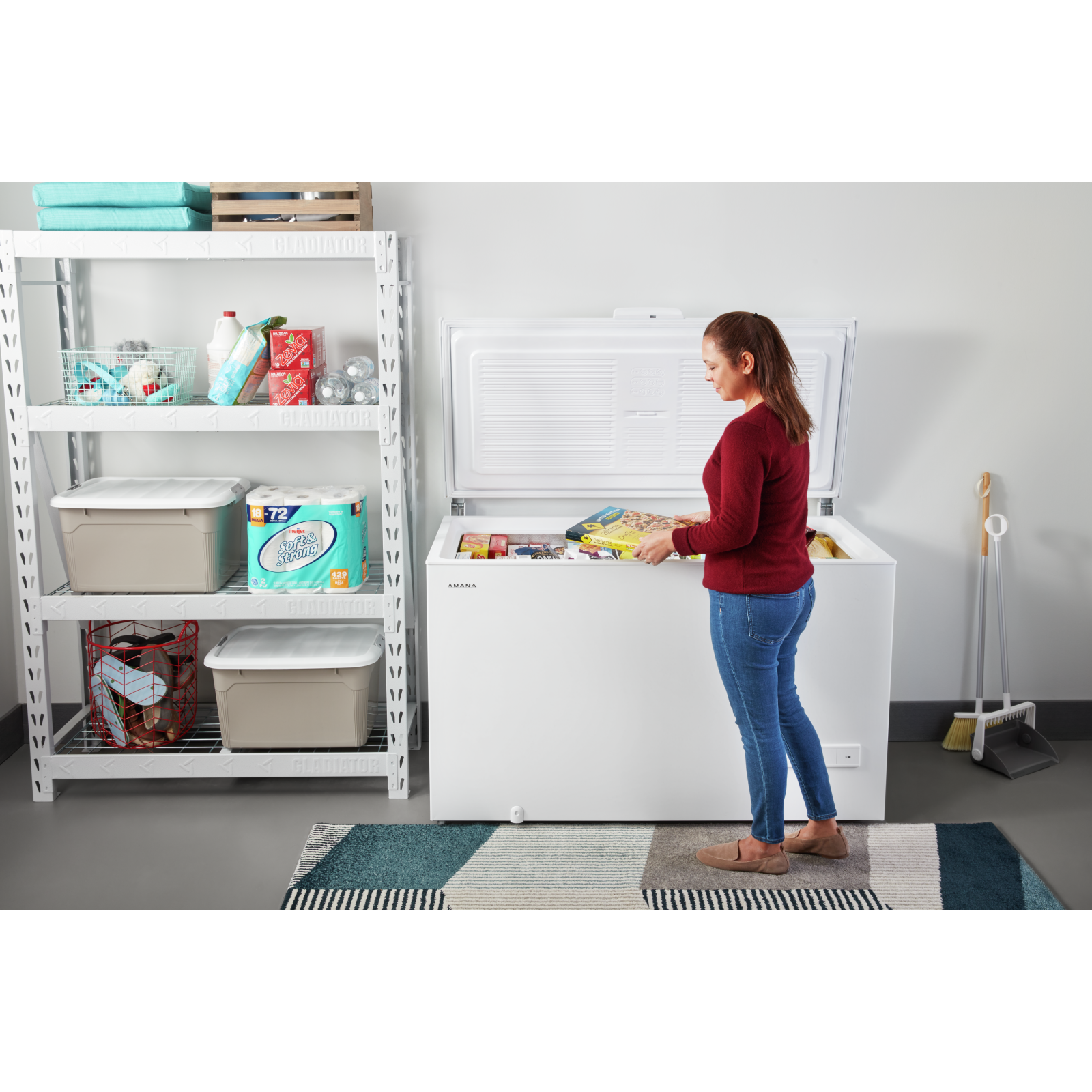 Amana - 16 cu. Ft Chest Freezer in White - AZC5216LW