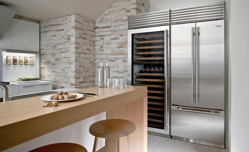 Sub-Zero - 36 Inch 21 cu. ft Built In / Integrated Refrigerator in Stainless - BI-36UFD/S/PH