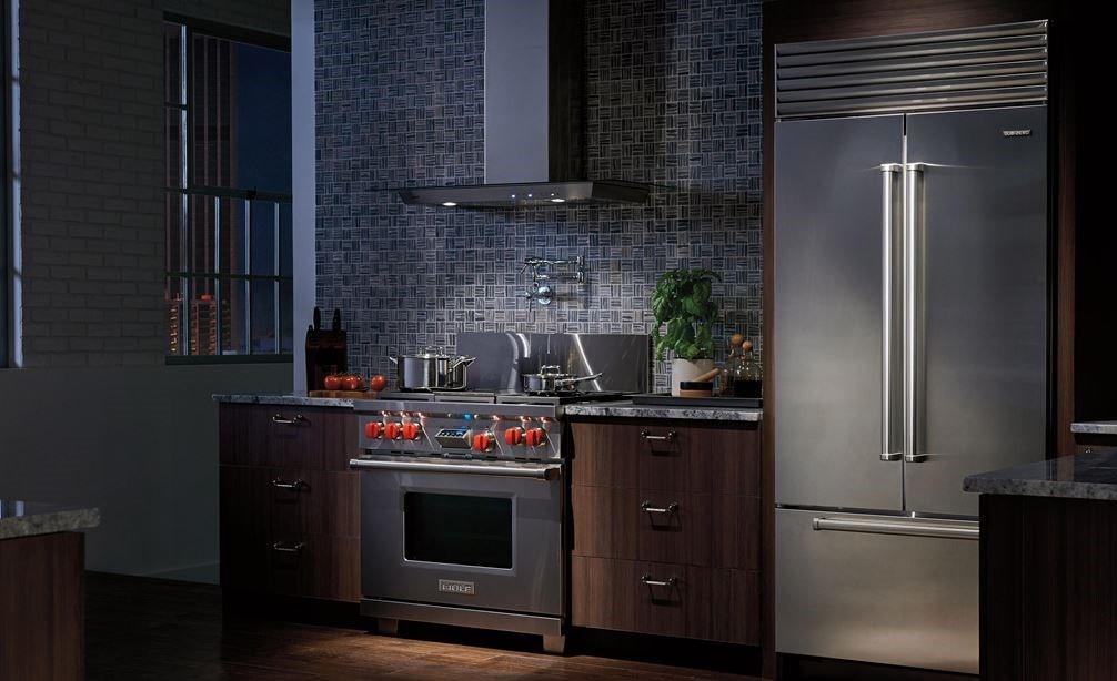 Sub-Zero - 36 Inch 21 cu. ft Built In / Integrated Refrigerator in Stainless - BI-36UFD/S/TH