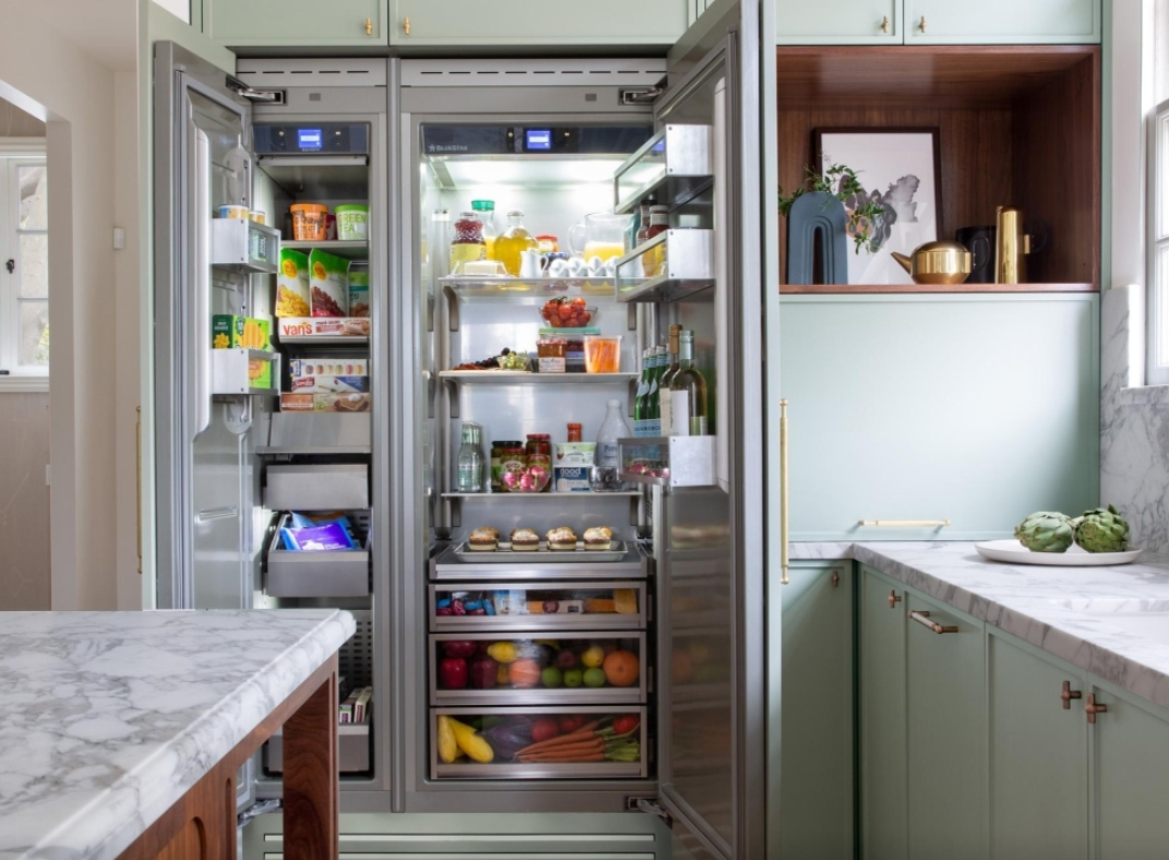 BlueStar Cooking - 8.22 cu. Ft Upright Freezer in Stainless - BIF18L0