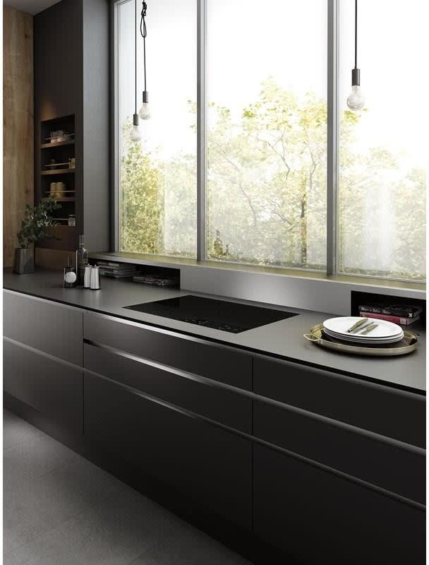 Wolf - 30 inch wide Electric Cooktop in Black - CE304C/B