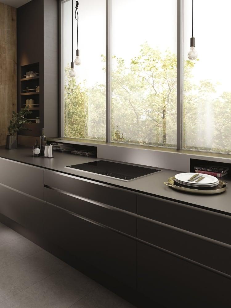 Wolf - 30 inch wide Electric Cooktop in Black - CE304T/S/208