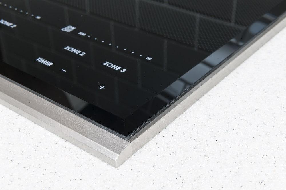 Wolf - 36 inch wide Electric Cooktop in Black - CE365T/S/208