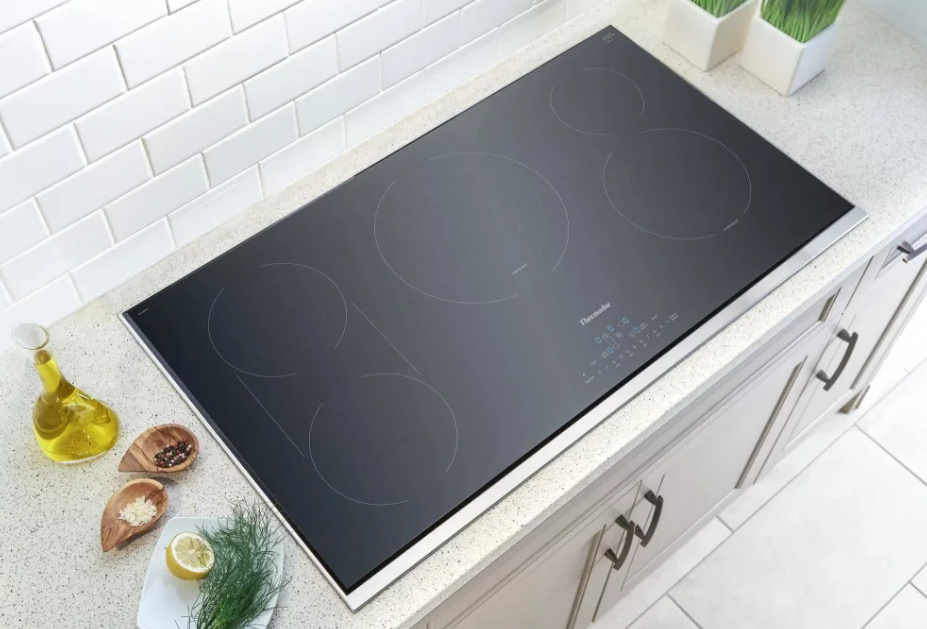 Thermador - 37 Inch Electric Cooktop in Black - CET366TB