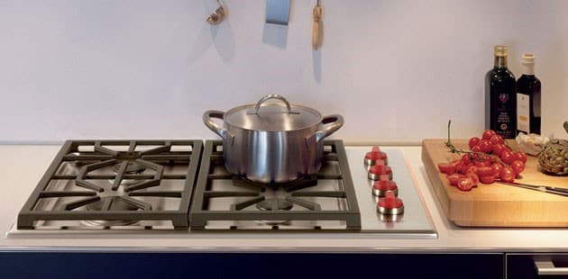 Wolf - 30 inch wide Gas Cooktop in Stainless - CG304P/S/LP