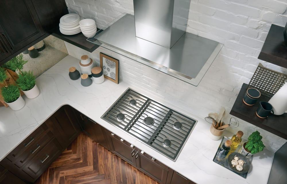 Wolf - 36 inch wide Gas Cooktop in Stainless - CG365C/S