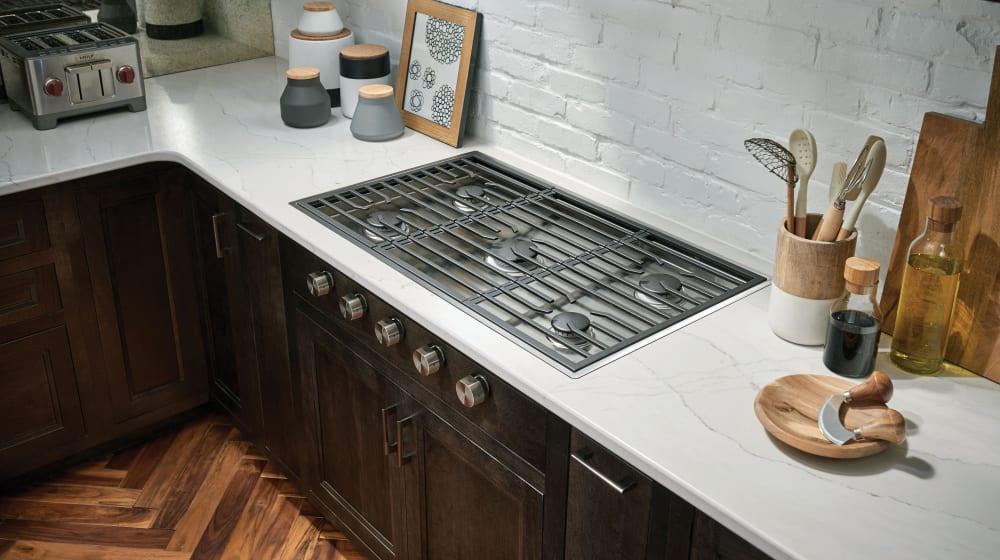 Wolf - 36 inch wide Gas Cooktop in Stainless - CG365C/S/LP