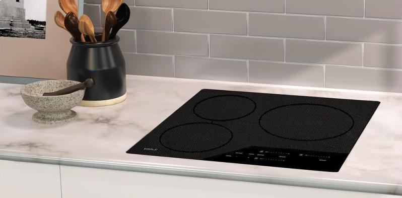 Wolf - 23.625 inch wide Induction Cooktop in Black - CI243C/B