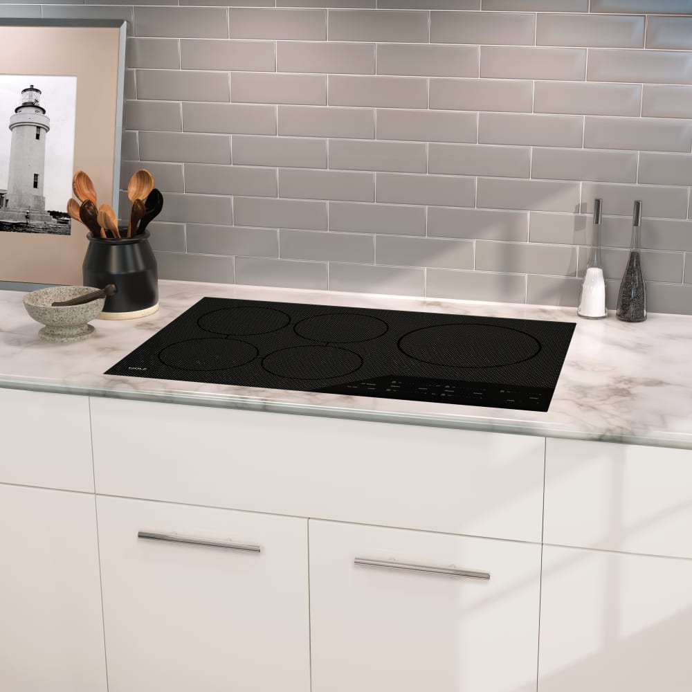 Wolf - 36 inch wide Induction Cooktop in Black - CI365C/B