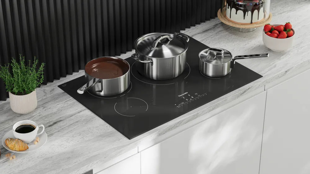 Thermador - 31 Inch Induction Cooktop in Black - CIT304BB
