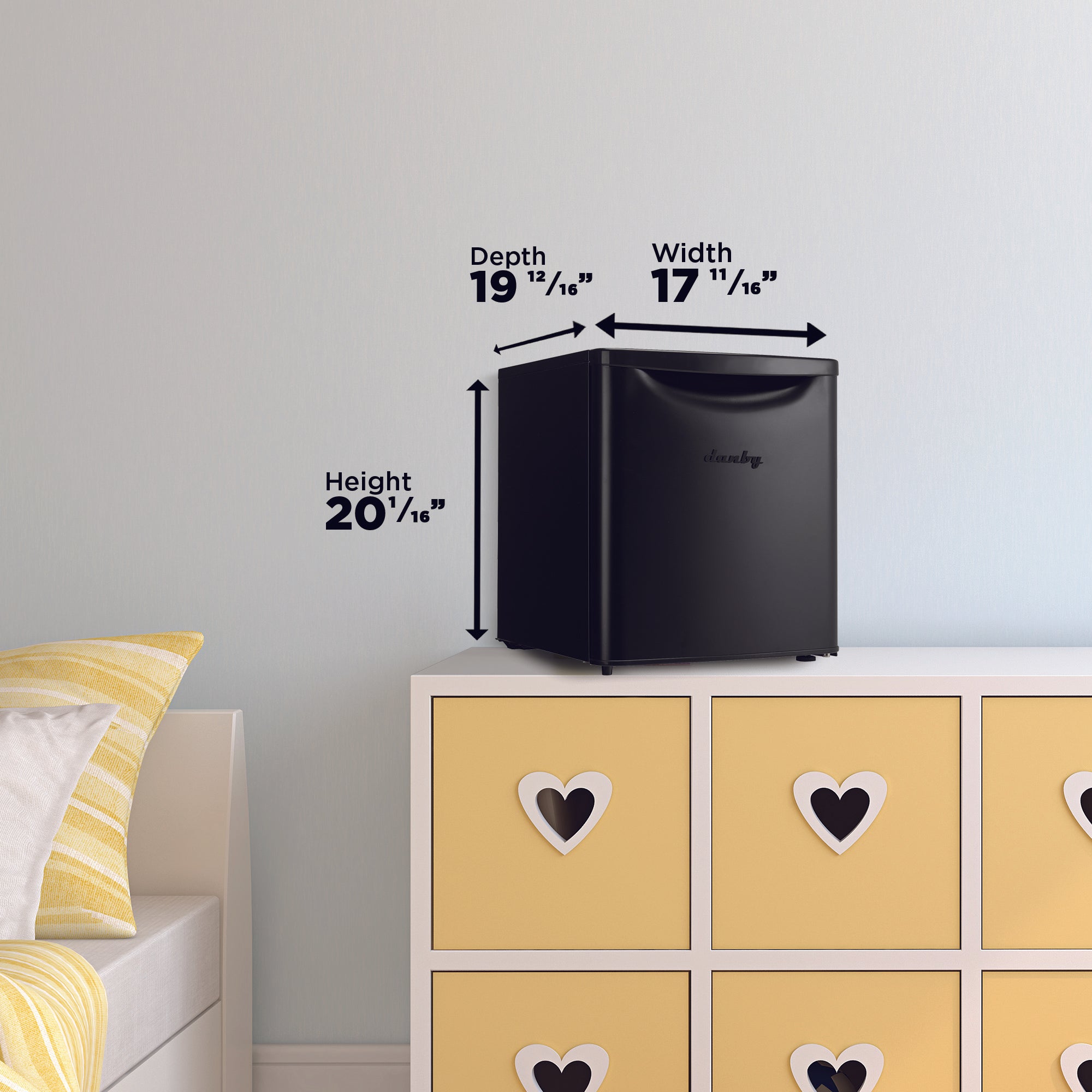 Danby - 17.68 Inch 2.6 cu. ft Mini Fridge Refrigerator in Black - DAR026A2BDB-6