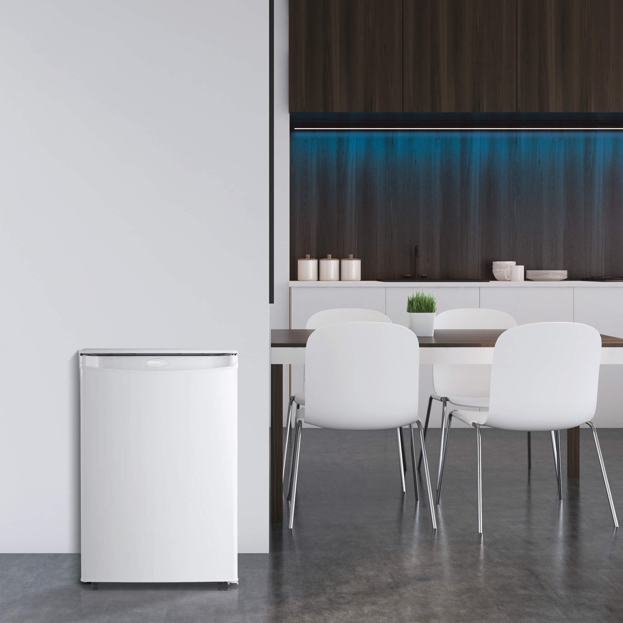 Danby - 17.69 Inch 2.6 cu. ft Mini Fridge Refrigerator in White - DAR026A1WDD