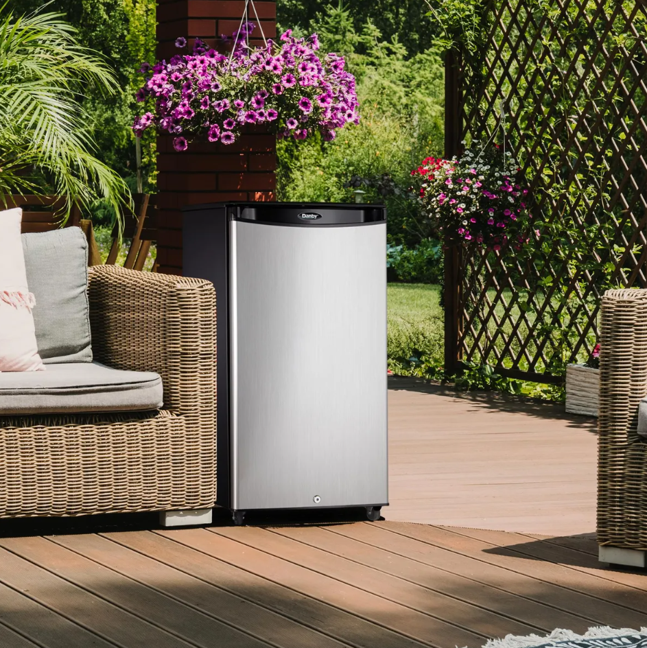 Danby - 17.72 Inch 3.3 cu. ft Mini Fridge Refrigerator in Stainless - DAR033A1BSLDBO