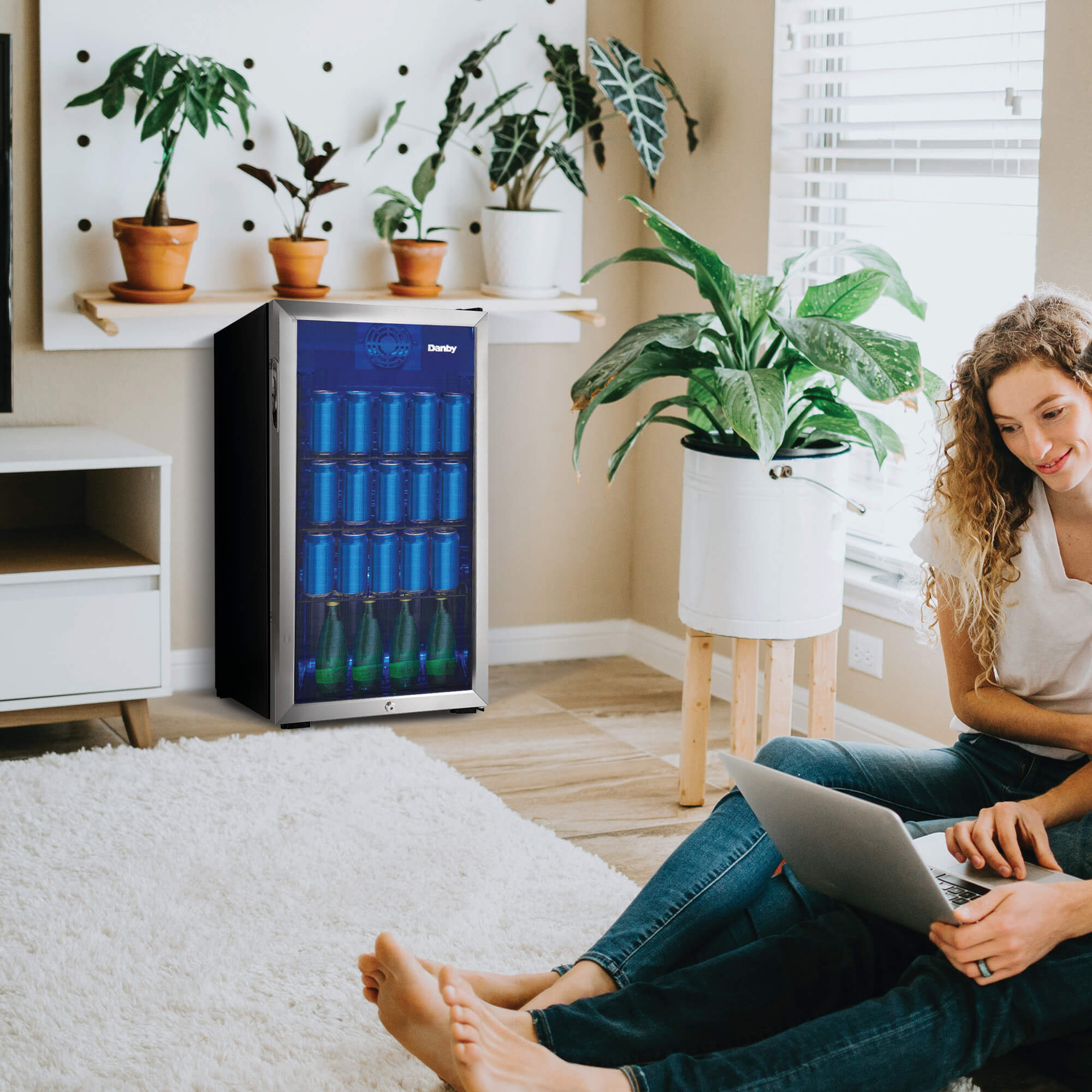 Danby - 17.5 Inch 3.1 cu. ft Beverage Centre Refrigerator in Stainless - DBC117A1BSSDB-6