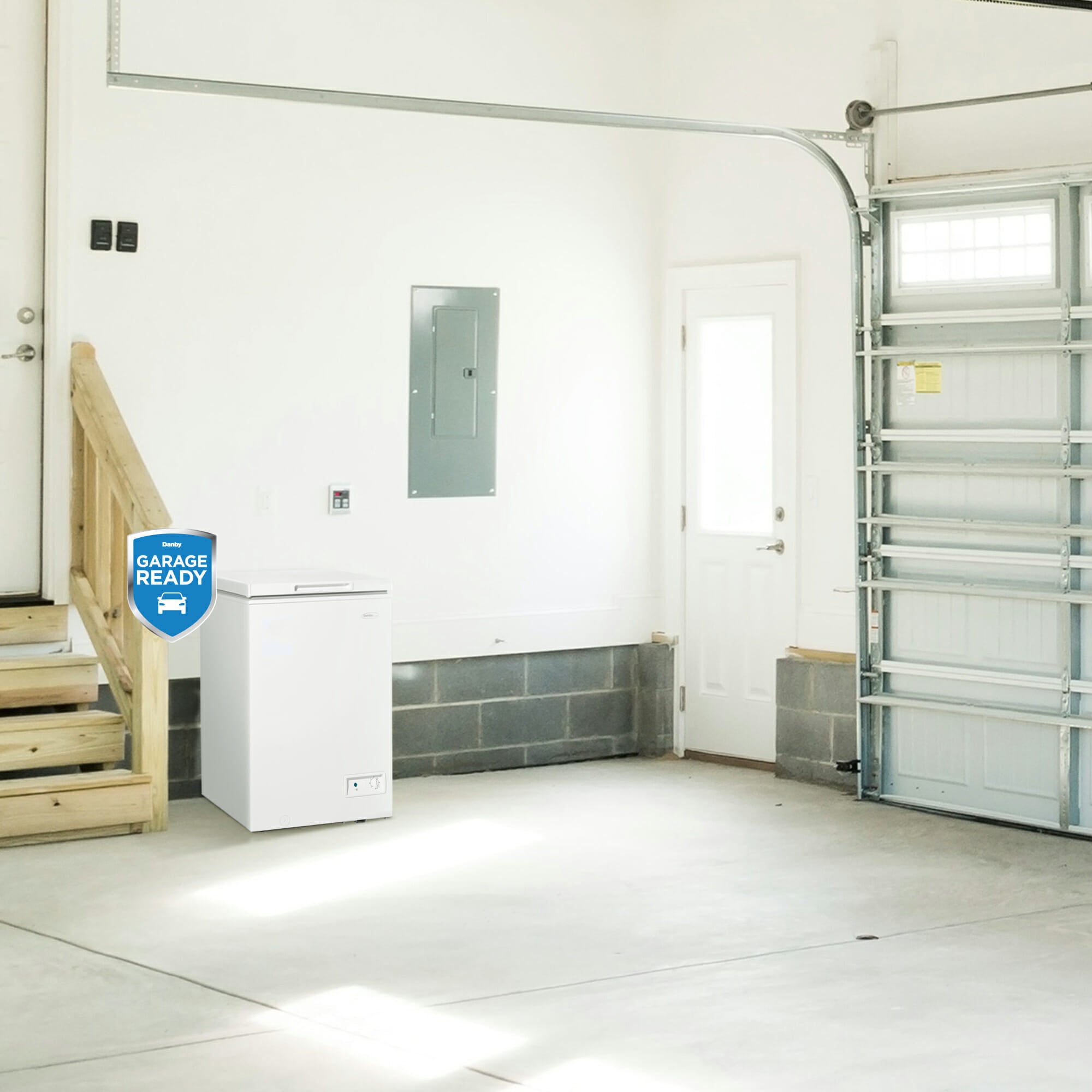 Danby - 3.5 cu. Ft Chest Freezer in White - DCF035A6WM