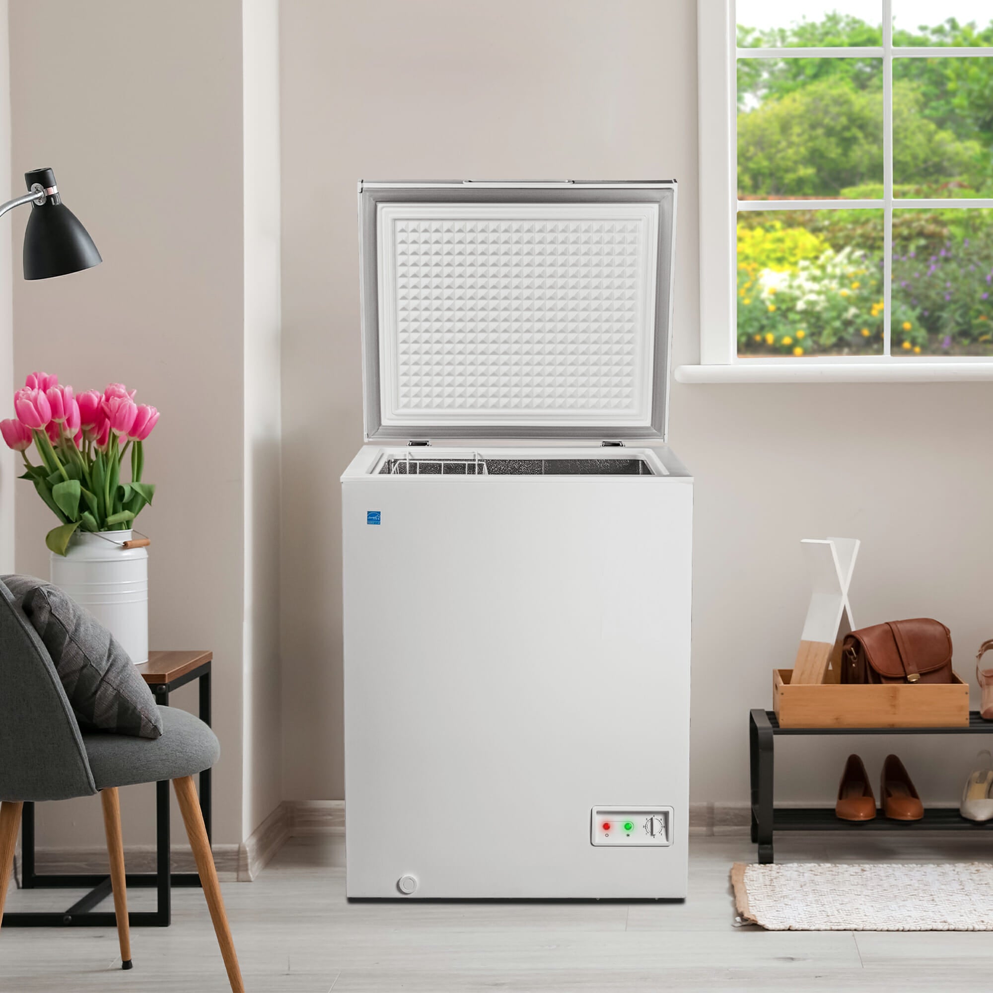 Danby - 5 cu. Ft Chest Freezer in White - DCF050A5WDB