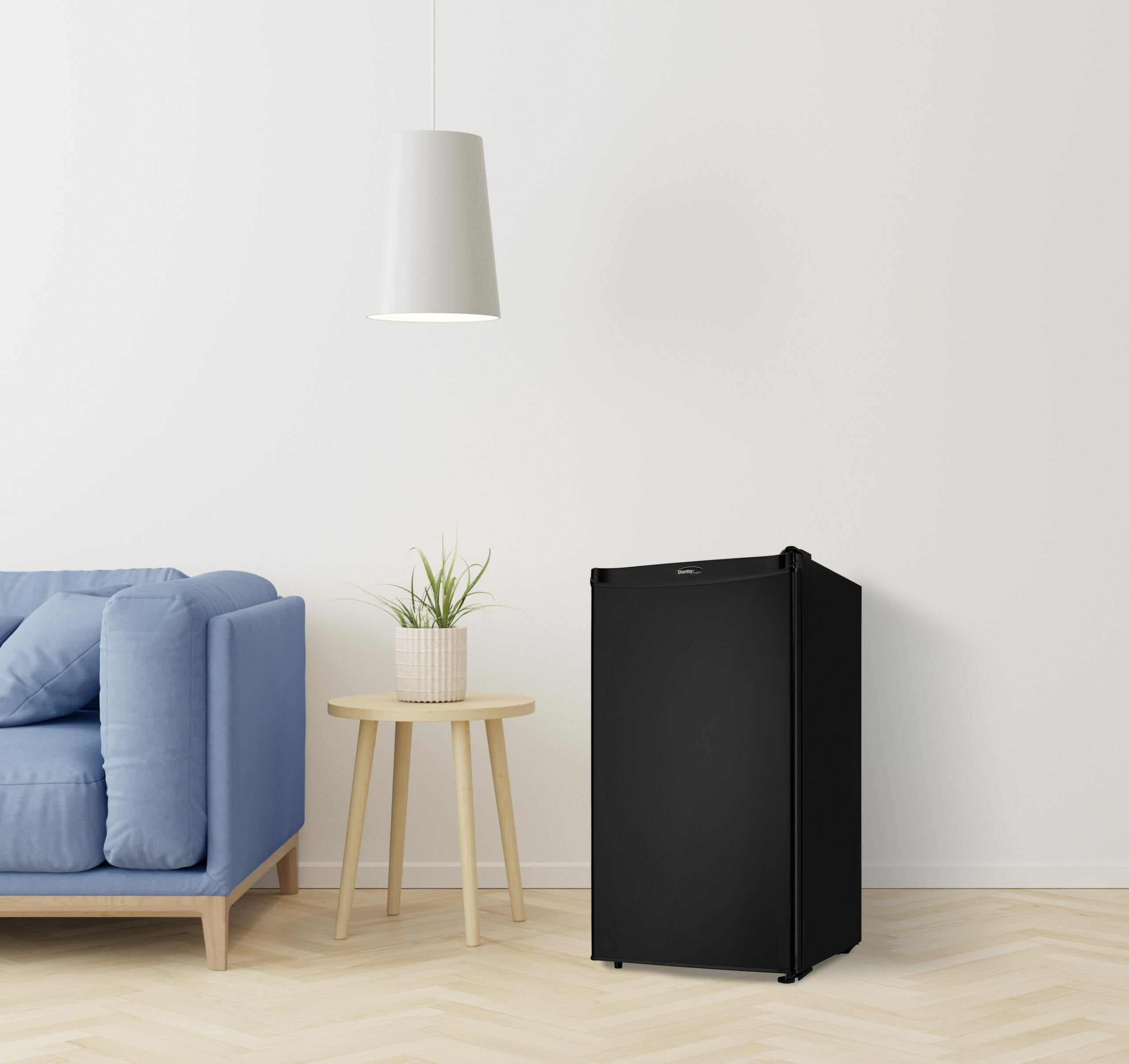 Danby - 17.68 Inch 3.2 cu. ft Mini Fridge Refrigerator in Black - DCR032A2BDD