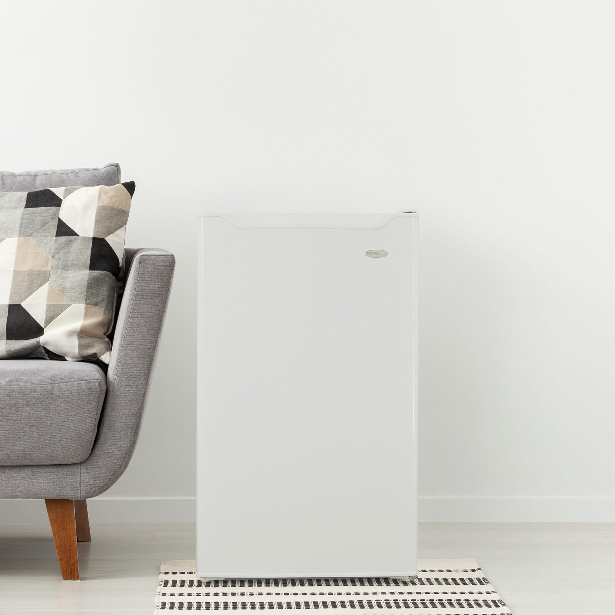 Danby - 19.31 Inch 4.4 cu. ft Mini Fridge Refrigerator in White - DCR044B1WM