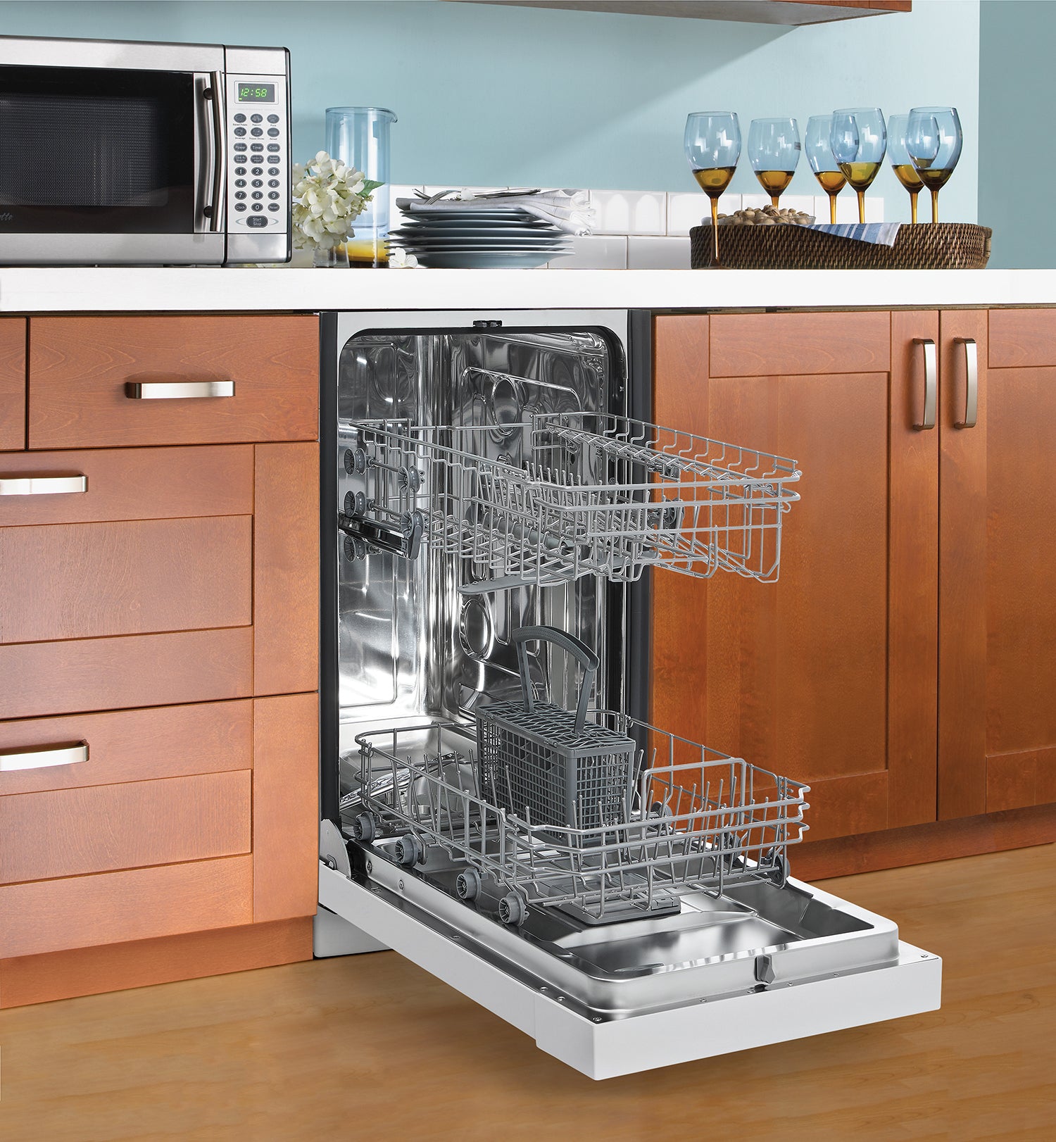 Danby - 52 dBA Built In Dishwasher in White - DDW1804EW