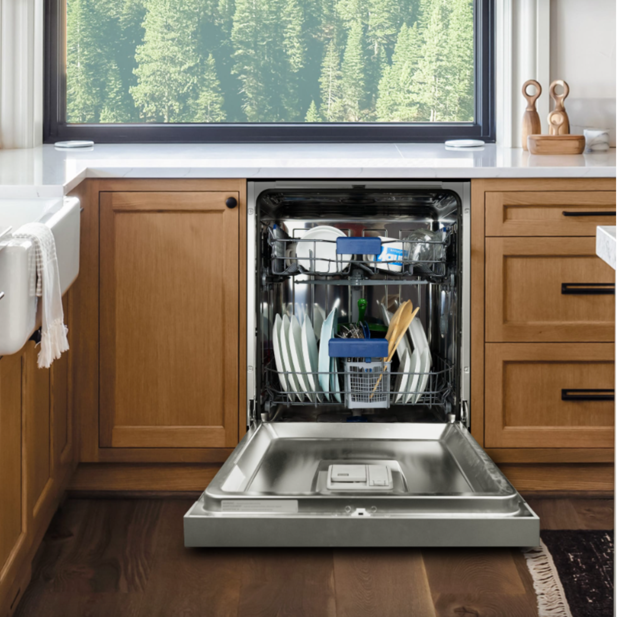 Danby - 51 dBA Built In Dishwasher in Stainless - DDW2400ESS