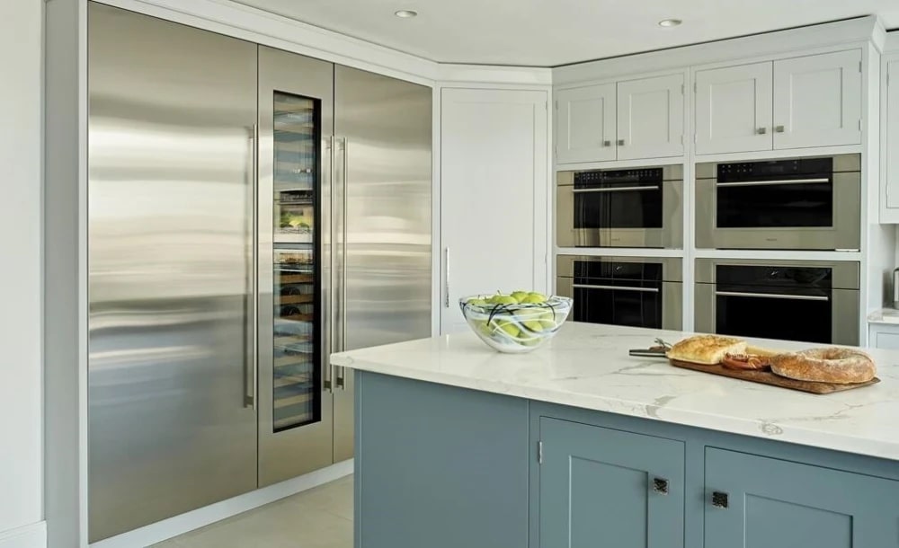 Sub-Zero - 30 Inch 17.5 cu. ft Built In / Integrated All Refrigerator Fridge in Panel Ready - DEC3050R/R