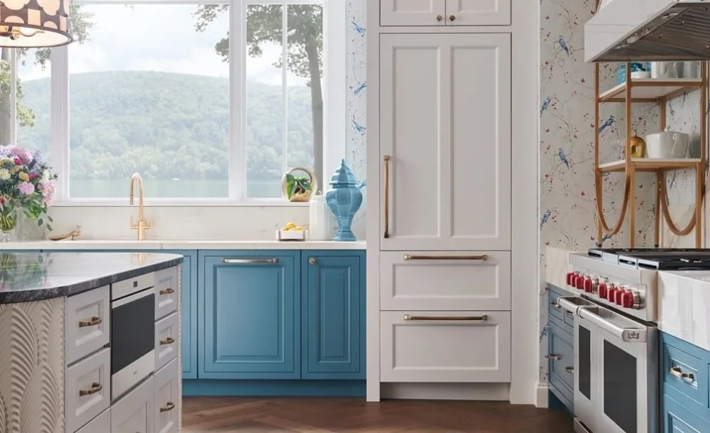 Sub-Zero - 30 Inch 15.6 cu. ft Built In / Integrated Bottom Mount Refrigerator in Panel Ready - DET3050CIID/L