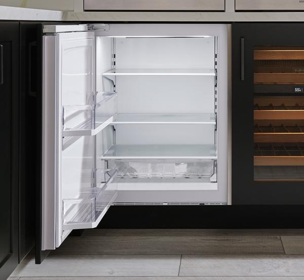 Sub-Zero - 24 Inch 5.4 cu. ft Built In / Integrated Undercounter Refrigerator in Panel Ready - DEU2450R/L