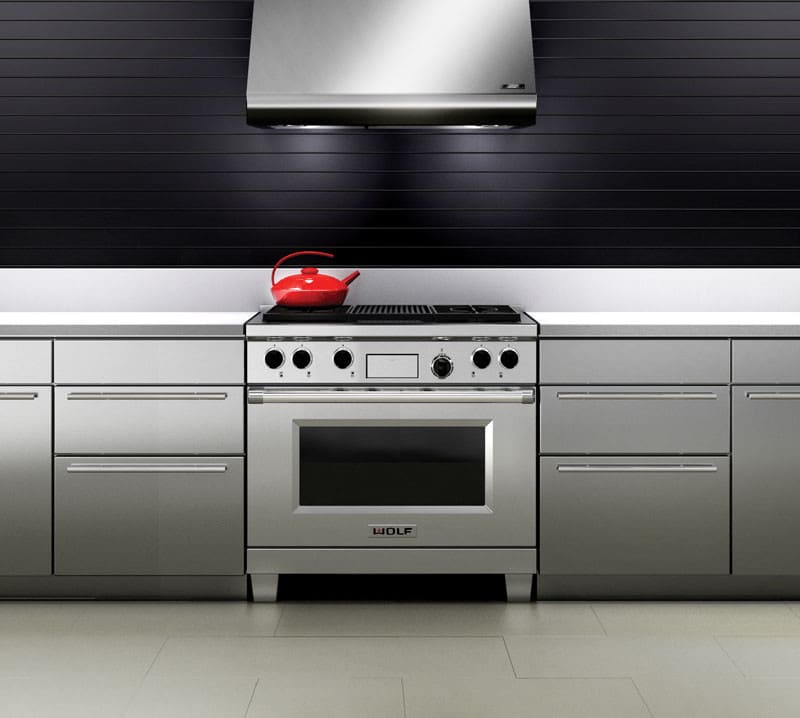 Wolf - 5.4 cu. ft Dual Fuel Range in Stainless - DF364C