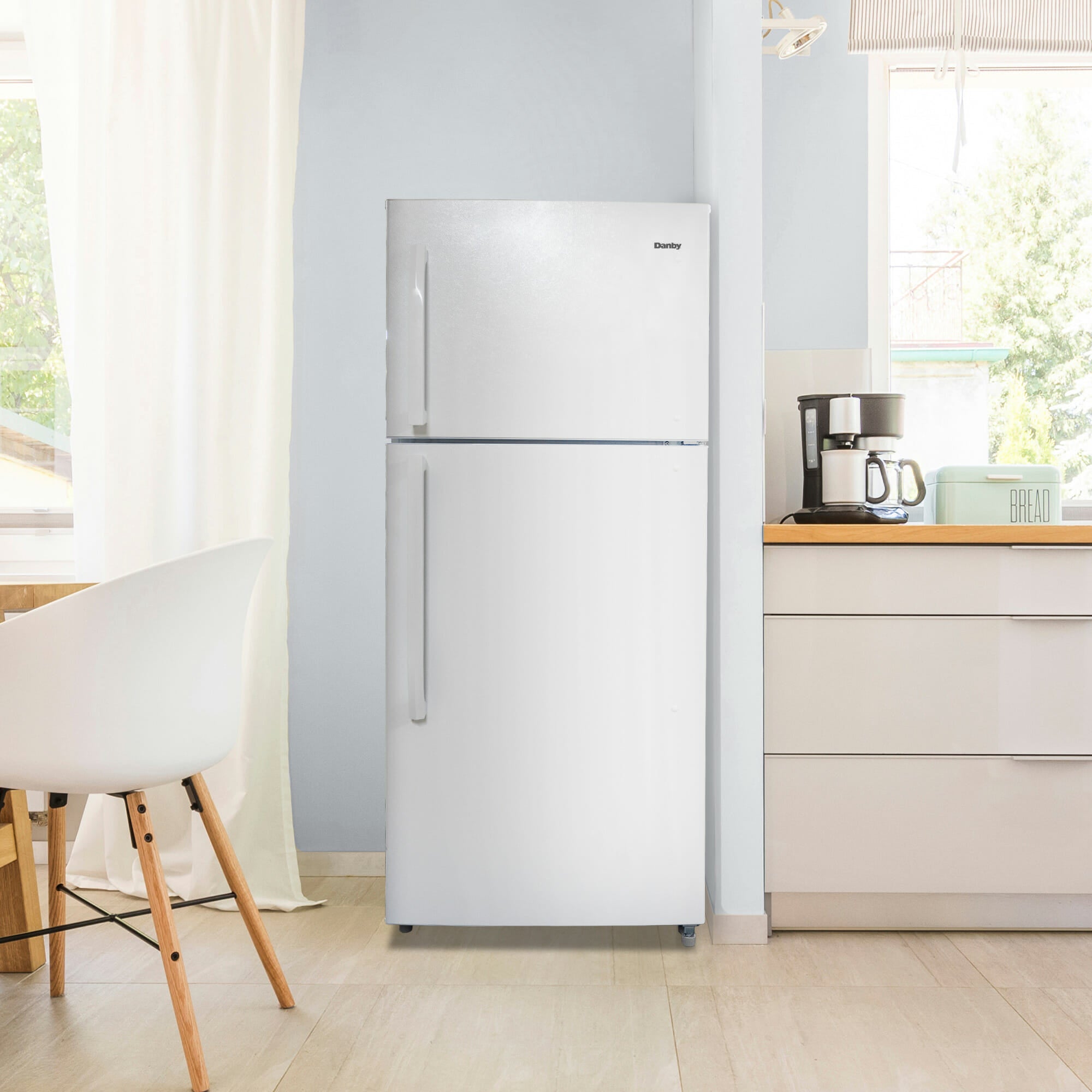 Danby - 29.5 Inch 18 cu. ft Top Mount Refrigerator in White - DFF180E1WDB