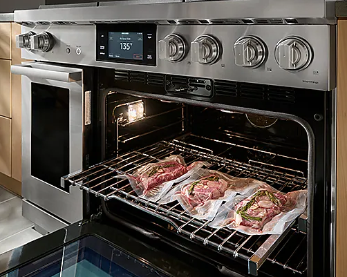 Dacor - 5.4 cu. ft Gas Range in Stainless - DOP48T960GS