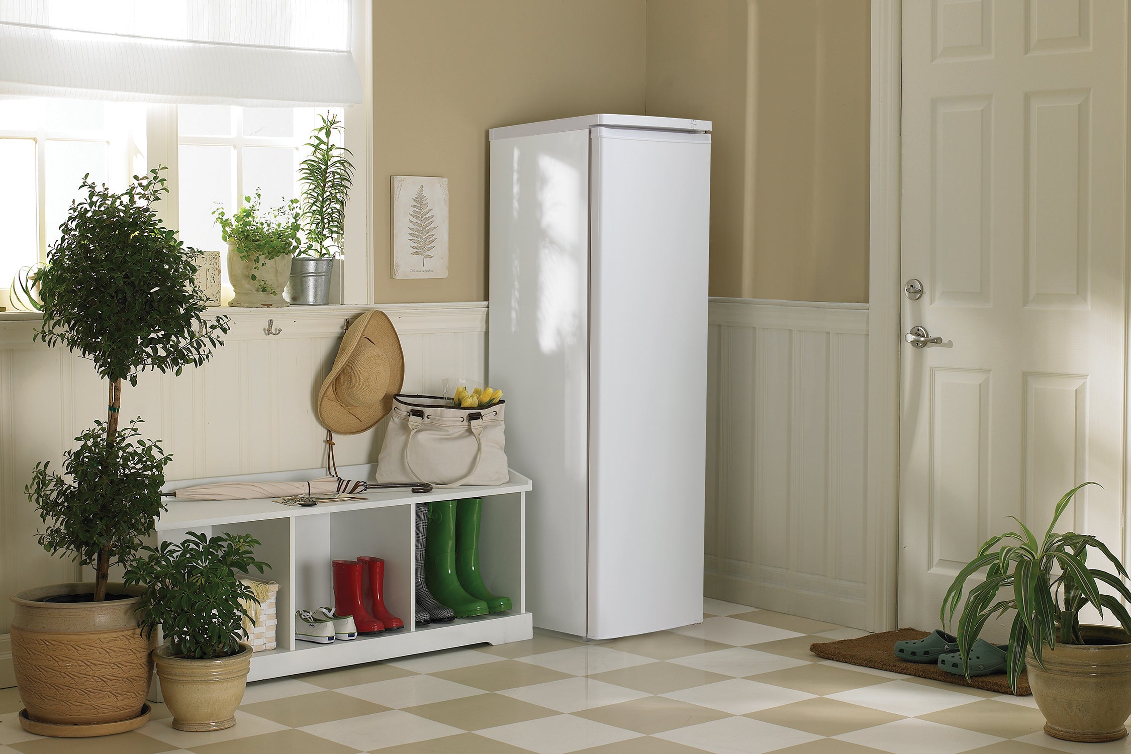 Danby - 7.1 cu. Ft Upright Freezer in White - DUF071A3WDB