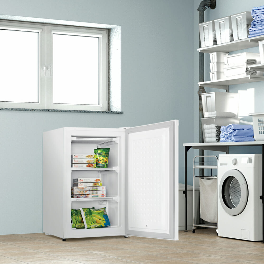Danby - 3.2 cu. Ft Upright Freezer in White - DUFM032A3WDB