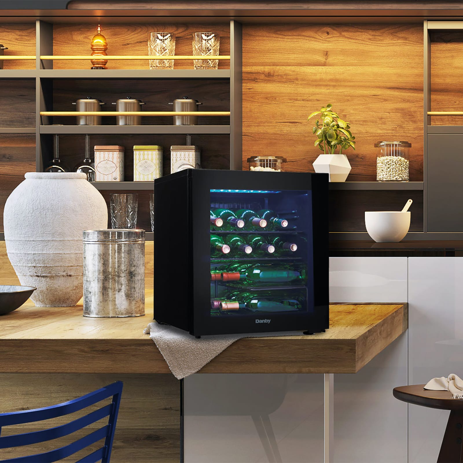 Danby - 17.5 Inch 16 Bottles cu. ft Wine Fridge Refrigerator in Black - DWC018A1BDB