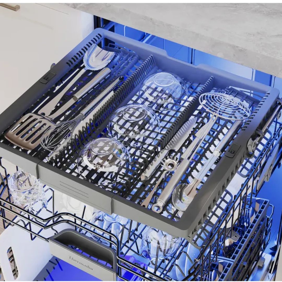 Thermador - 44 dBA Built In Dishwasher in Panel Ready - DWHD660EPR