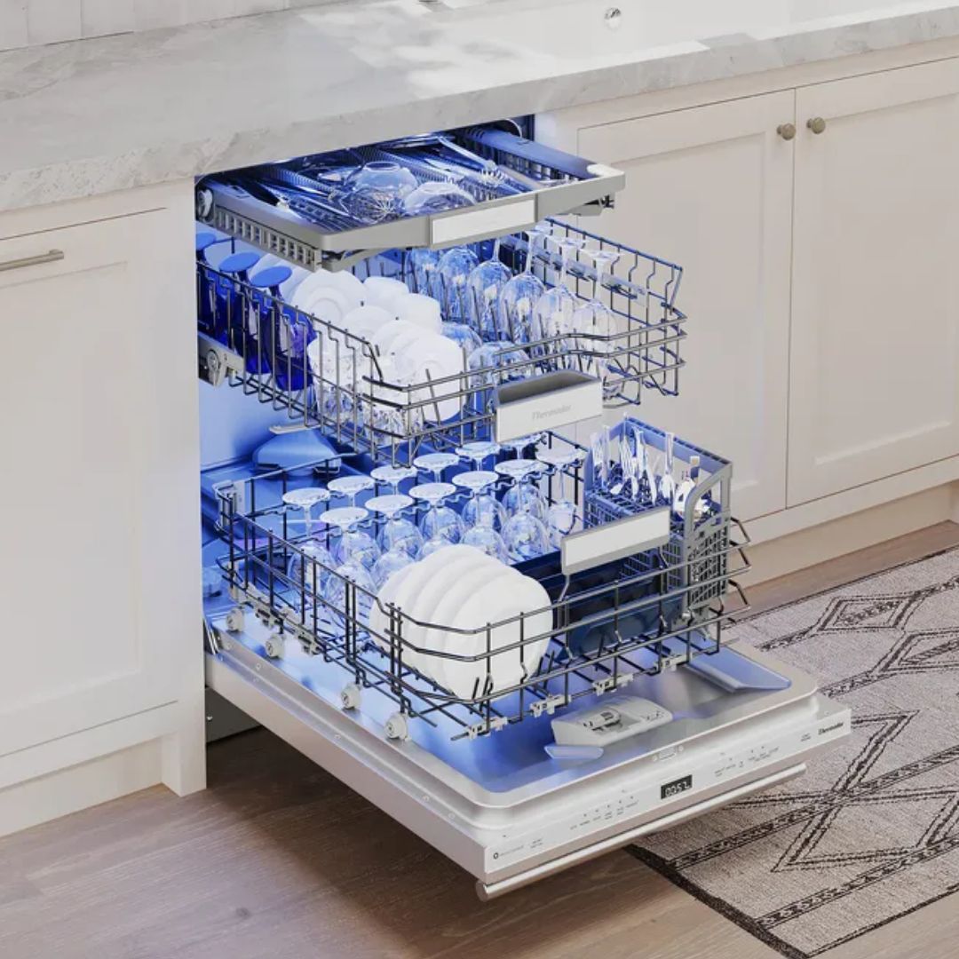 Thermador - 42 dBA Built In Dishwasher in Panel Ready - DWHD661EPR