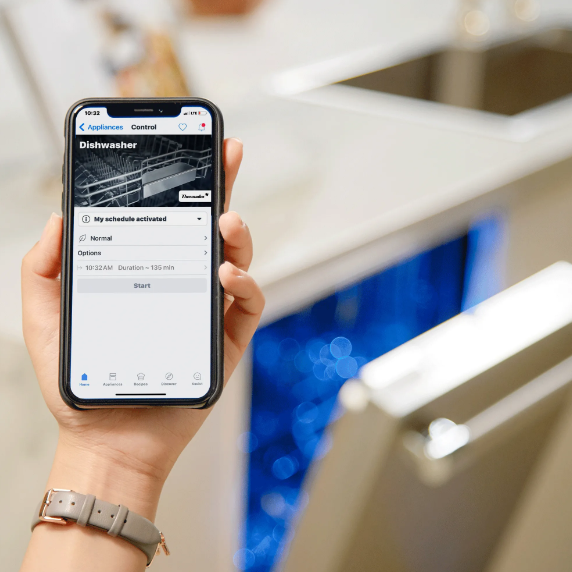 Thermador - 42 dBA Built In Dishwasher in Stainless - DWHD770CFM