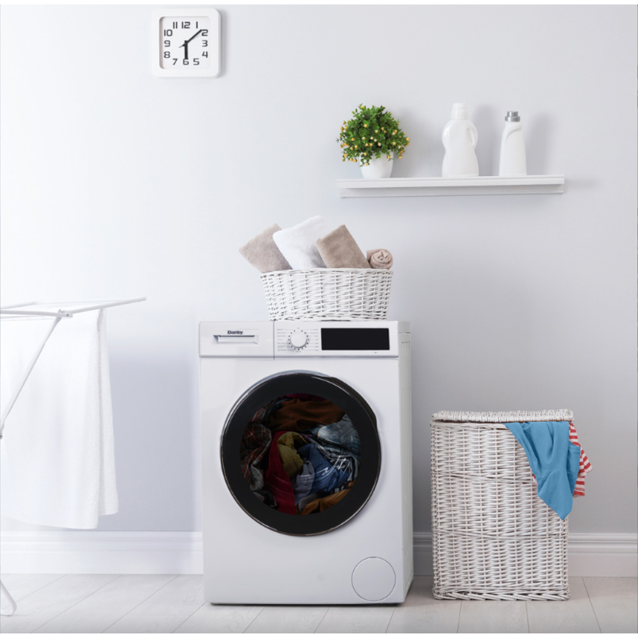 Danby - 2.2 cu. Ft Front Load Washer in White - DWM022D3WDB
