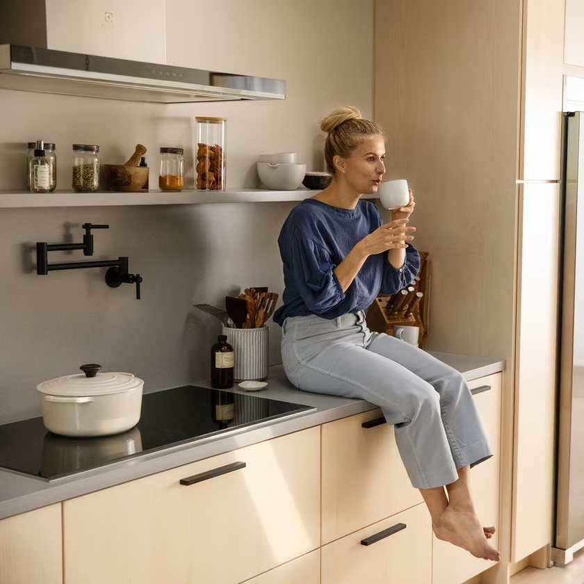 Electrolux - 30 Inch Induction Cooktop in Black - ECCI3068AS