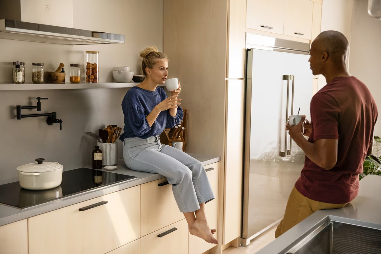 Electrolux - 36 Inch Induction Cooktop in Black - ECCI3668AS