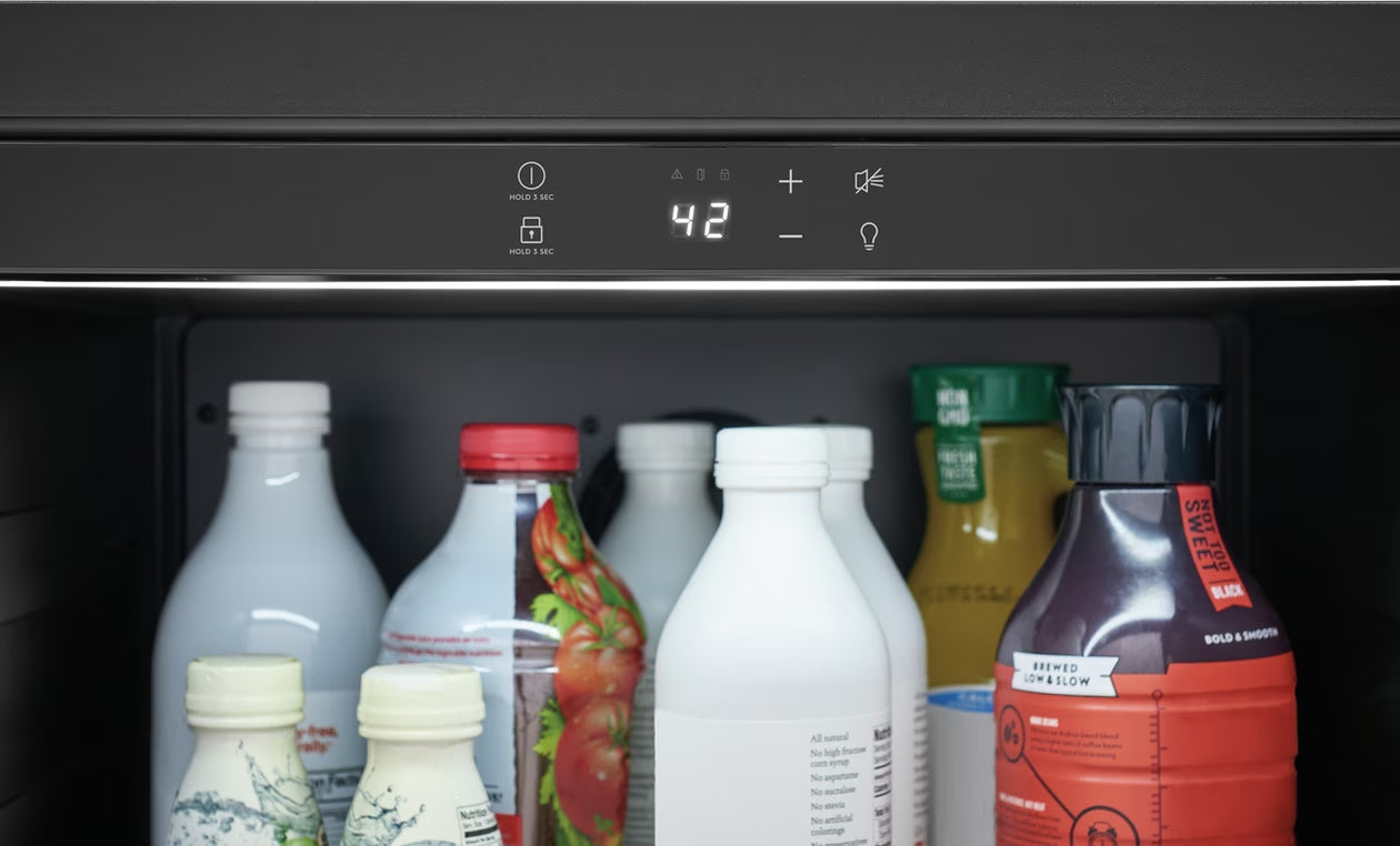 Electrolux - 24 Inch 5.1 cu. ft Beverage Centre Refrigerator in Stainless - EI24BC15VS