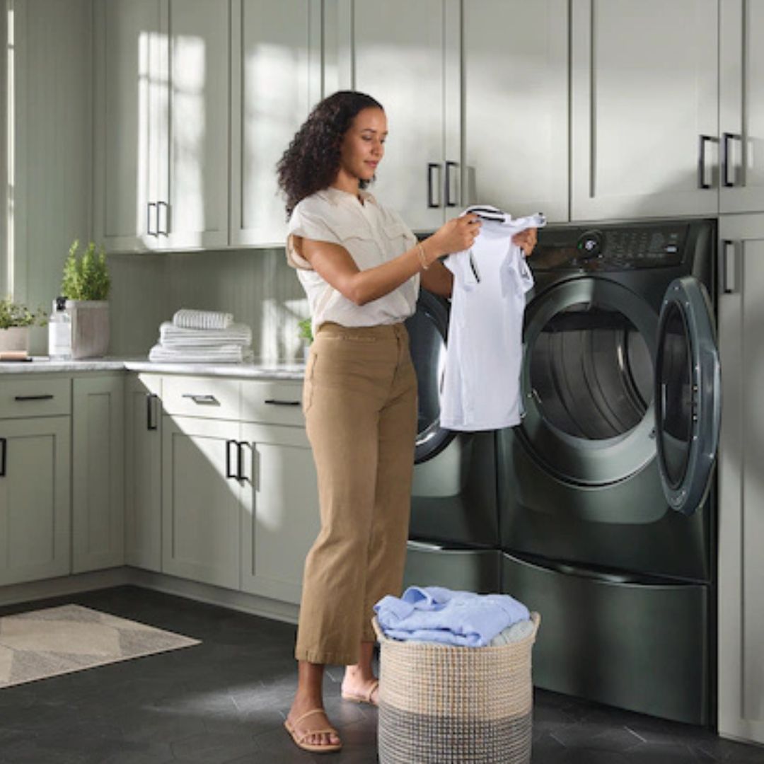 Electrolux - 8 cu. Ft Vented Gas Dryer in Alpine Green - ELFG7738AA