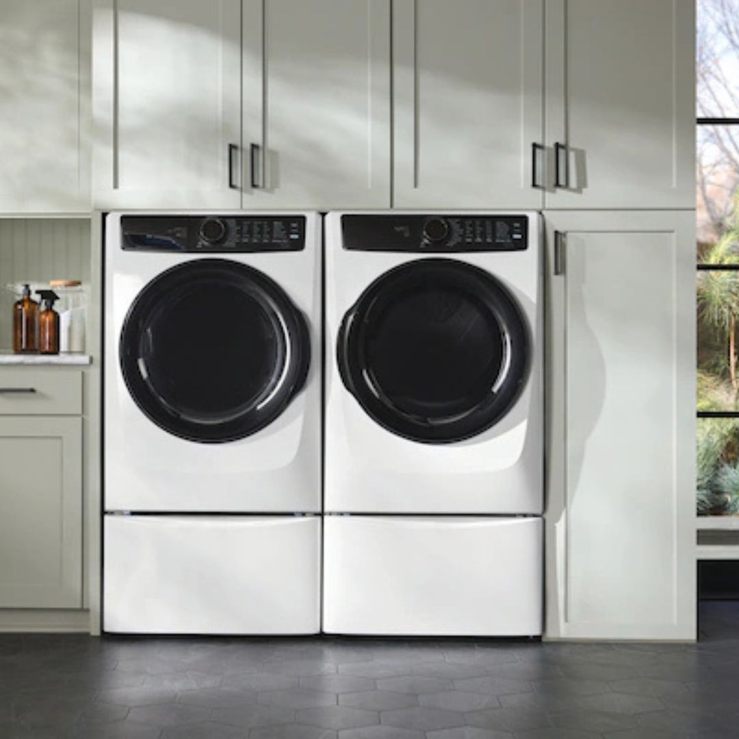 Electrolux - 8 cu. Ft Vented Gas Dryer in White - ELFG7738AW