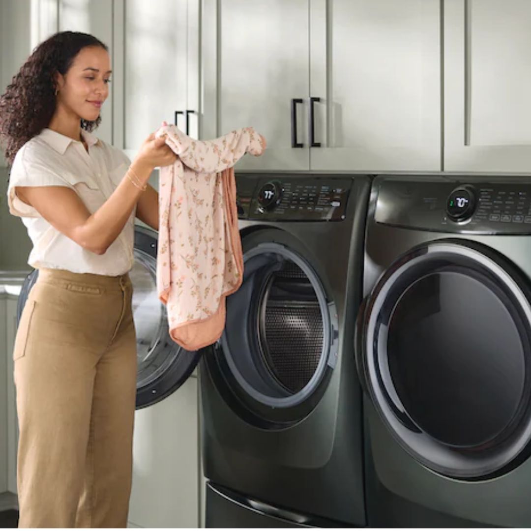 Electrolux - 5.2 cu. Ft Front Load Washer in Alpine Green - ELFW7738AA