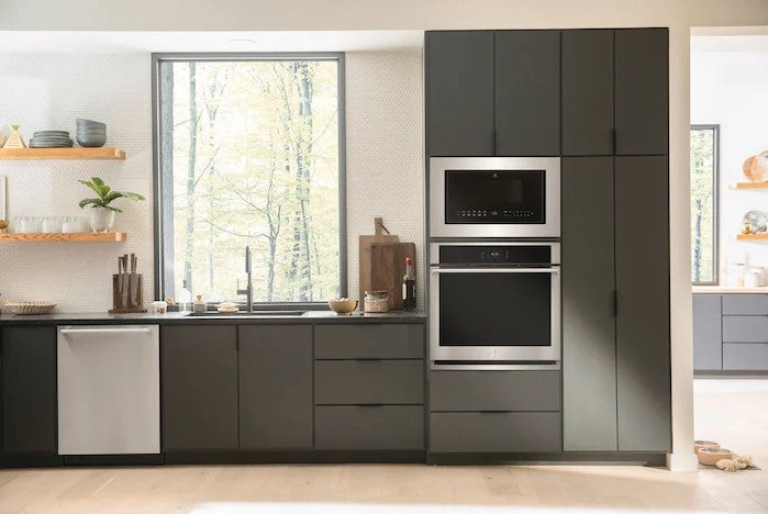 Electrolux - 1.5 cu. Ft Built In Microwave in Black - EMBS2411BB