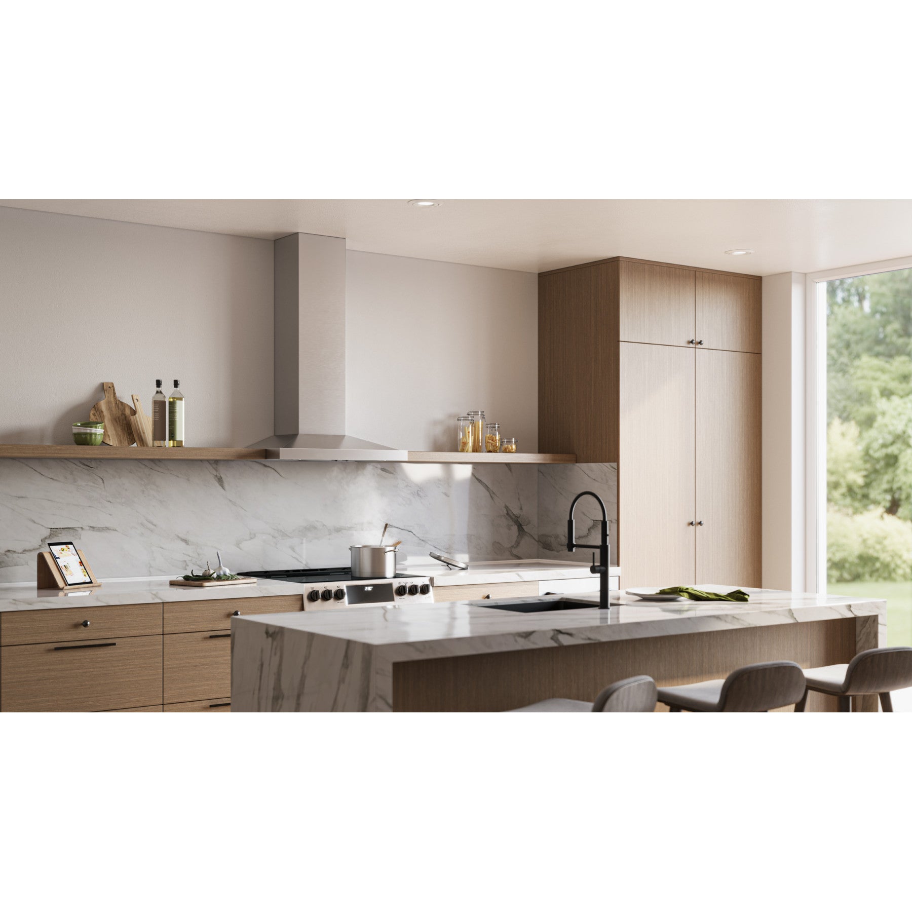 Broan - 30 Inch 650 CFM Wall Mount and Chimney Range Vent in Stainless - EWS1306SS