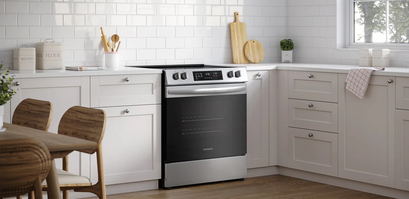 Frigidaire - 5.3 cu. ft Electric Range in Stainless - FCFE306CAS
