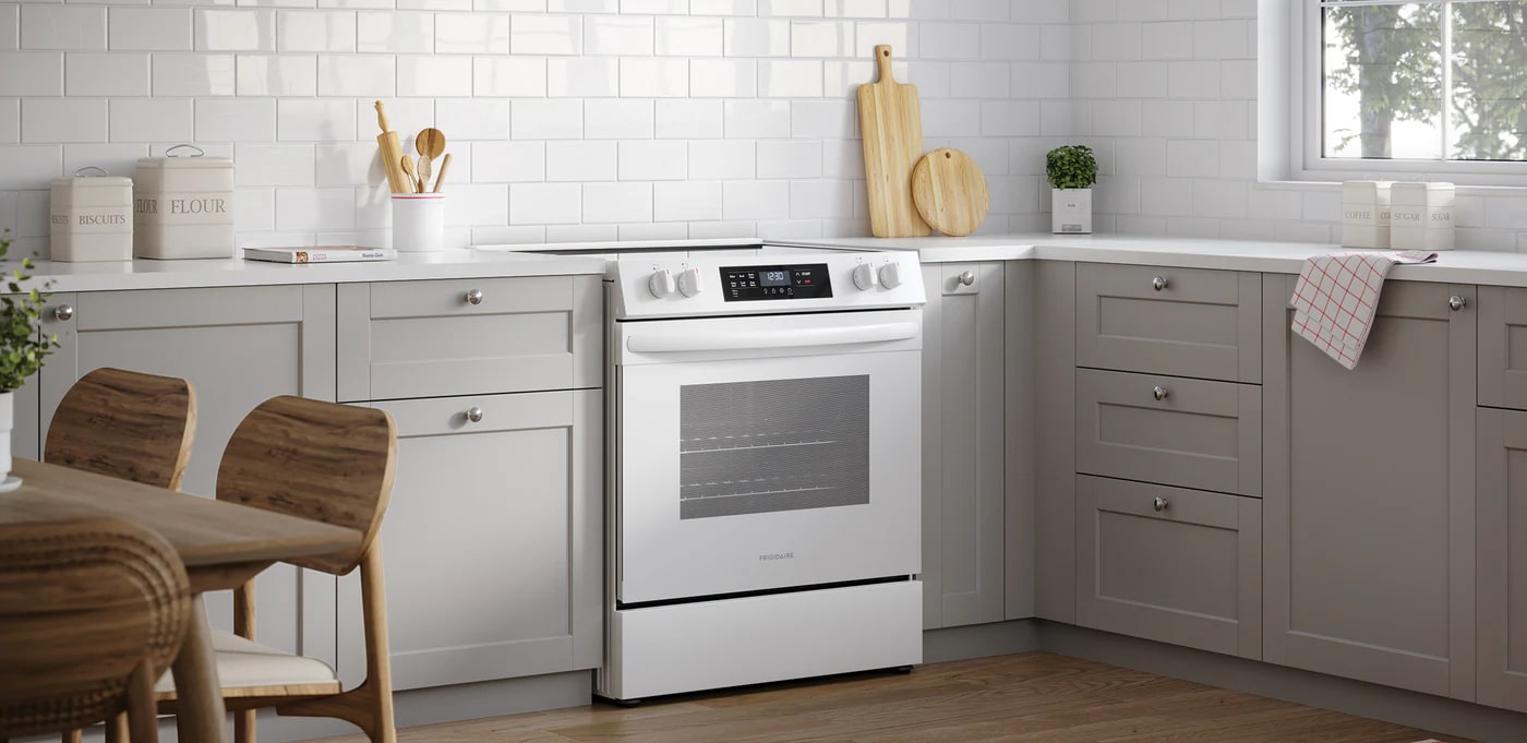 Frigidaire - 5.3 cu. ft Electric Range in White - FCFE306CAW